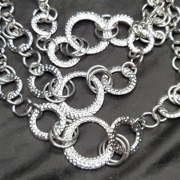 Lia Sophia Linkage Necklace - Picture 2 of 2